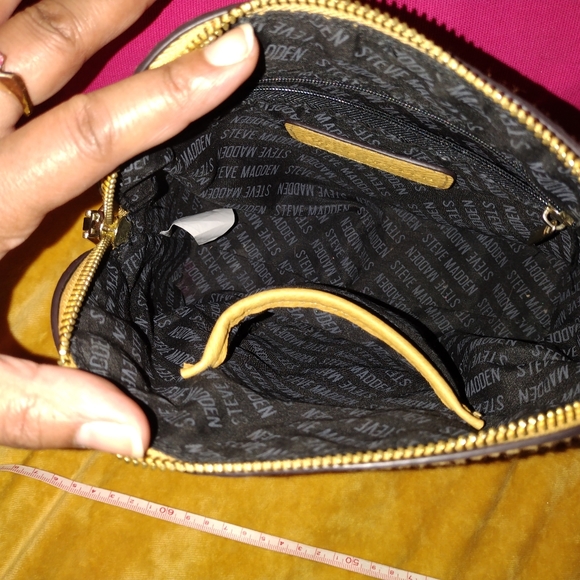 Crossbody Handbag - Picture 6 of 6